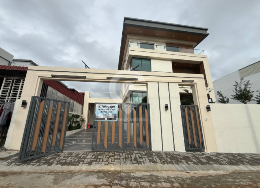 Villa in Sangkat O4 near high market