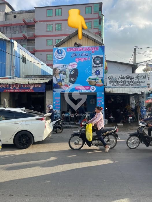 អាជីវកម្មជួលលើផ្លូវធំជិតផ្លូវសរឡា