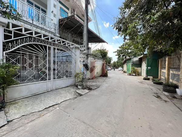 បន្ទប់ជួលជាន់ទី១ តំលៃ 75$ សល់តែ1បន្ទប់ទៀតទេ