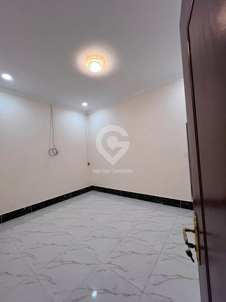 ដី-ឃ្លាំង-ផ្ទះសម្រាប់ជួលក្បែរស្ពានលីយ៉ុងផាត់ prek pnov