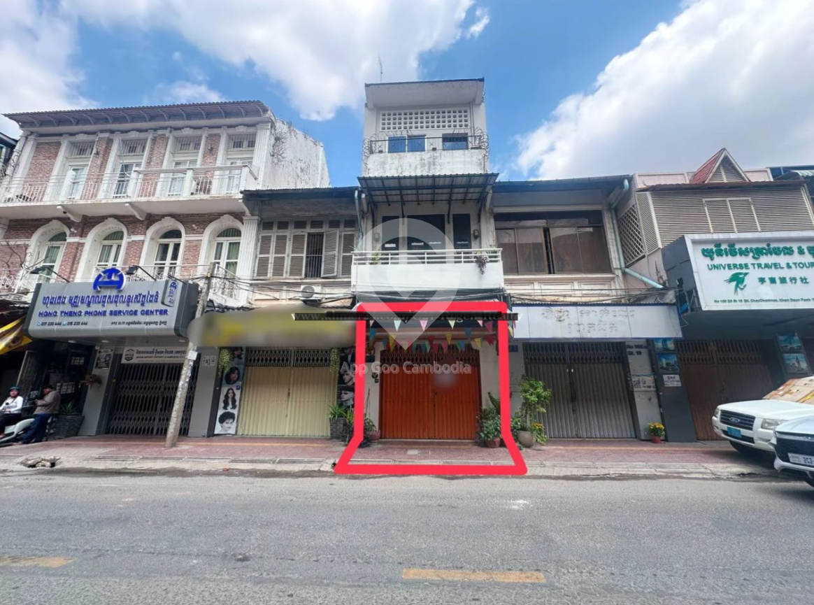Shophouse for Sale in Doun Penh, Perfect in business.