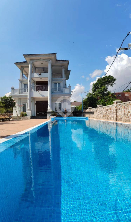👉 Urgent villa for sale