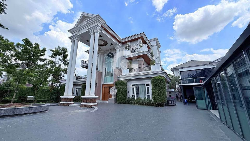🏡 King Villa for Sale