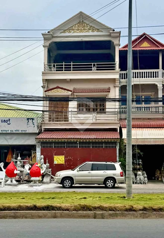 Commercial House For Rent