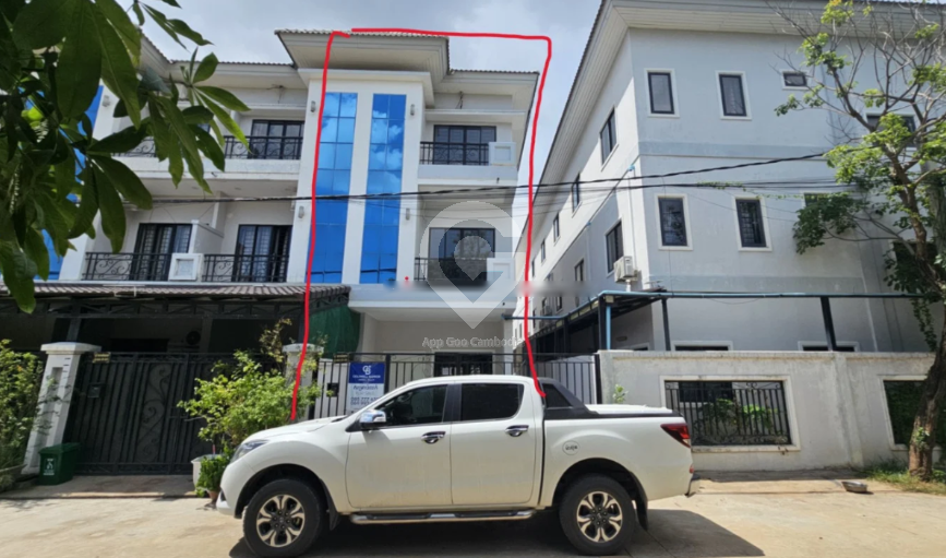 ផ្ទះលក់ (Link House ខាងមានរបង)