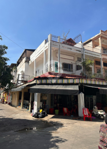 ផ្ទះល្វែងកែង២ល្វែង នៅបឹងកេងកង2
