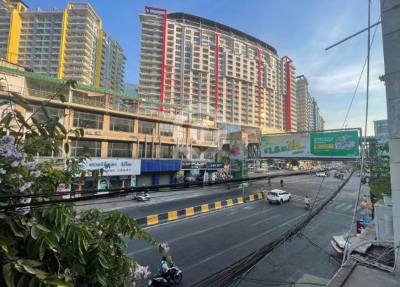 ផ្ទះលក់ជាន់ទី១ (E1) ទីតាំងល្អចំកណ្តាលក្រុង ទល់មុខ Olympia Mall